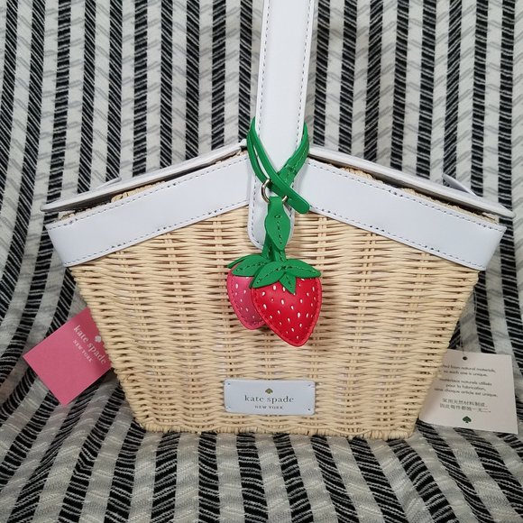 MAKE AN OFFER  Kate Spade Wicker Picnic Basket Strawberry White - Picture 5 of 13